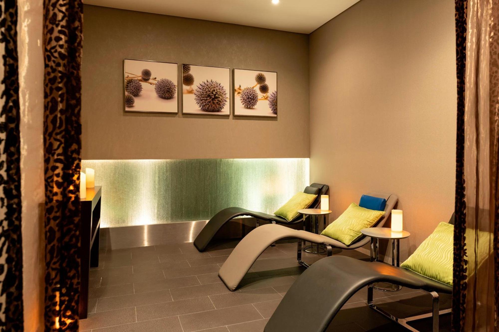 The Westin City Centre Bahrain Al Manamah Esterno foto The spa at the InterContinental